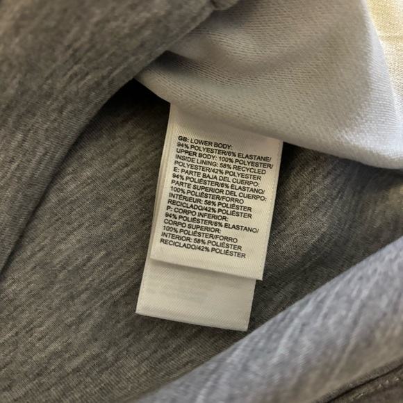 The North Face Womens Hybrination Thermal 3D Faux Fur Vest Gray SMALL - Picture 7 of 11